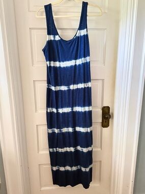 Sleeveless Navy & White Tie-Dye Maxi Dress